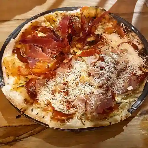 Pizza Hawaiana con Pollo Mediana