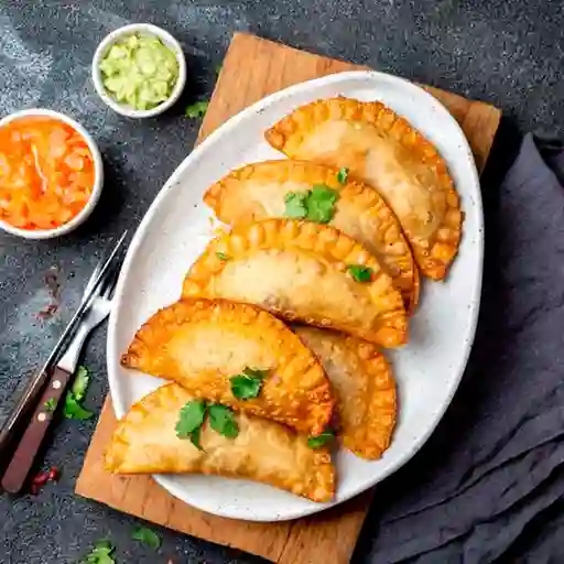 Empanada de Pollo y Arroz