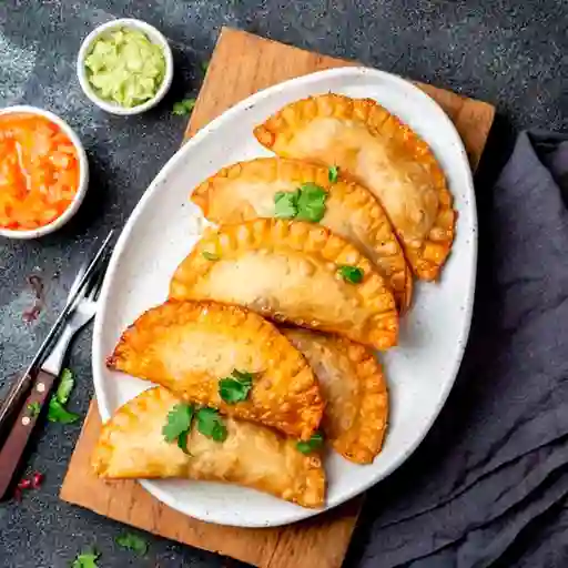 Empanada de Tocineta y Queso