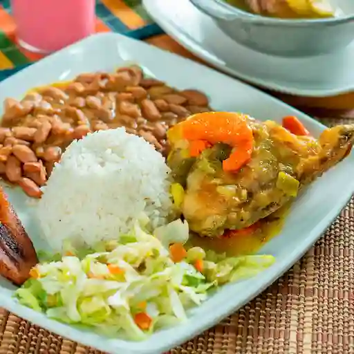 Pollo Guisado