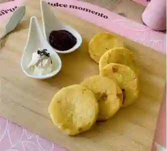 AREPAS CON QUESO