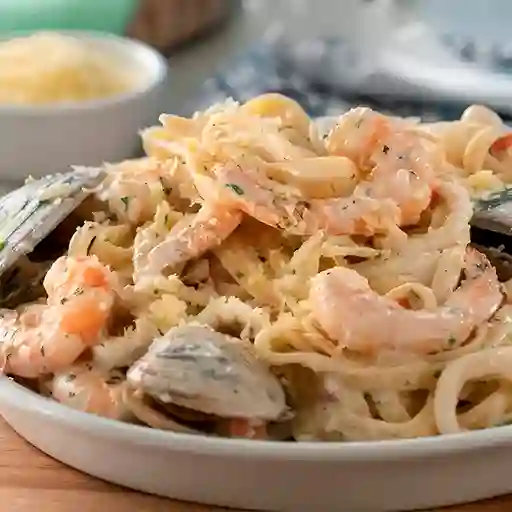 Pasta Alfredo Mix de Mariscos