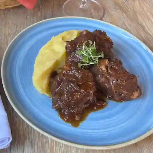 Rabo de Toro con Puré de Papa