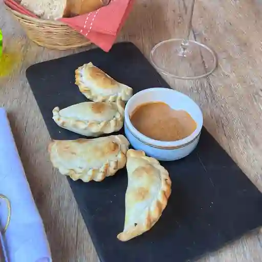 Empanadas de Rabo de Toro