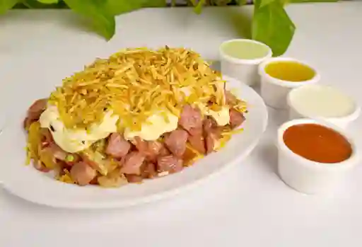 Salchipapa con Queso