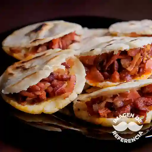 Arepa con Queso y Chorizo