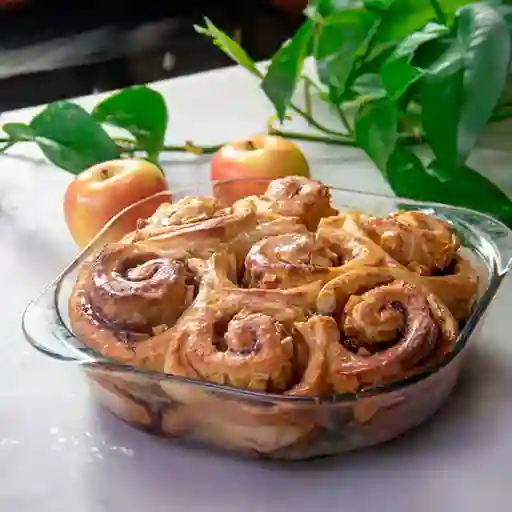 Cinnamon Roll con Arequipe y Helado