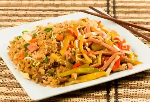 Combo Familiar Arroz Chino, Chop Suey y Lumpias