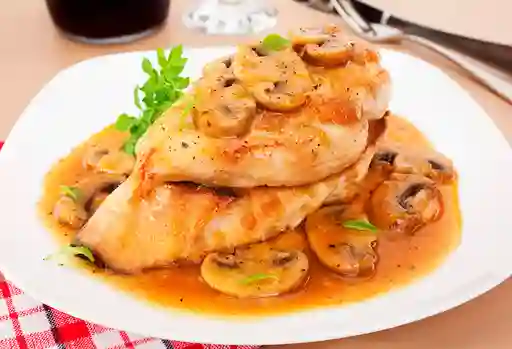 Filete de Pollo en Salsa de Champiñones