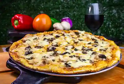 Pizza Pollo Champiñón al Ajillo