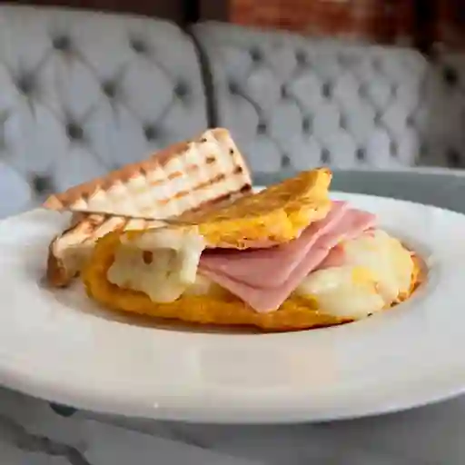 Omelette de Jamón y Queso