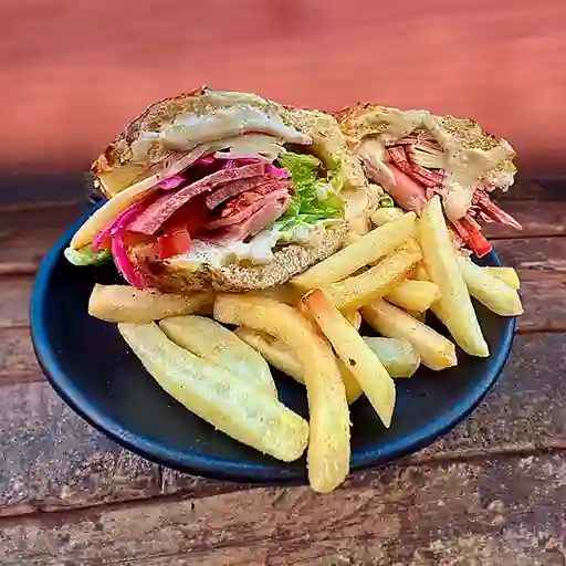 Kurto Cordero Sándwich en Combo