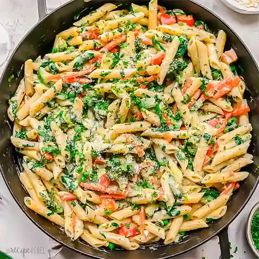 Pasta Pesto con Tomates Confitados