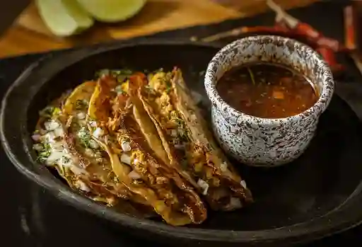 Combo Tacos de Pollo Birria + Bebida