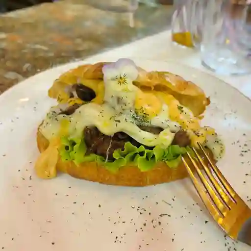 Croissant Filet Mignon