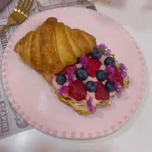 Croissant Frutos Rojos