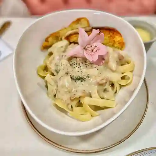 Fetuccini de Pollo