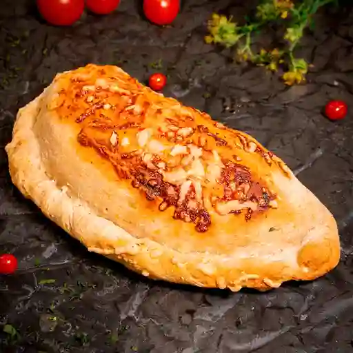 Pizza Calzoni de Pollo Roti