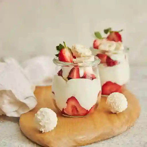 Fresas con Crema Mediana 12 Oz