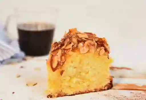 Torta de Almendras en Maracuyá, Porción