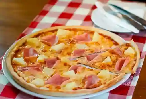 Pizza de Jamón Queso Mozzarella Mediana