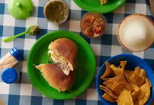 Torta de Cerdo Al Pastor