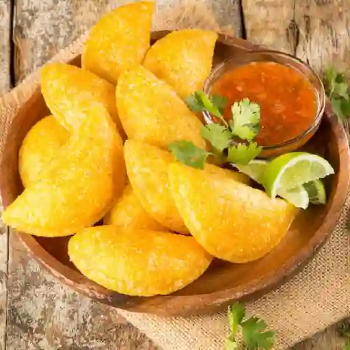 Empanada con Salchichas