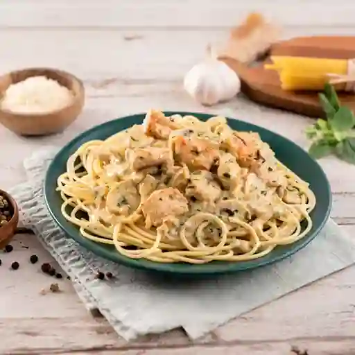 Pasta con Pollo Champiñones