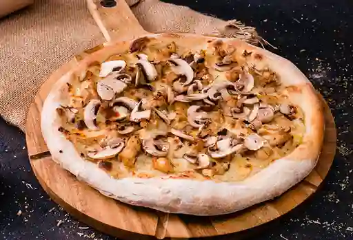 Pizza Pollo Champiñón