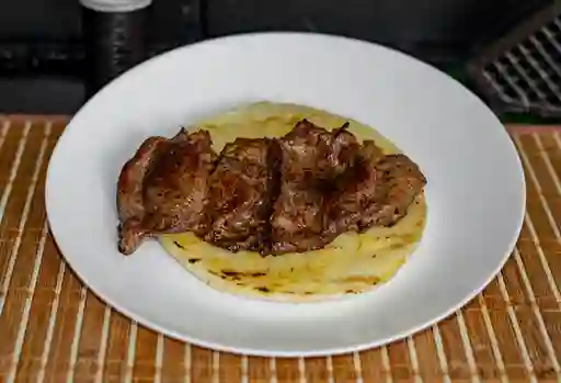 Arepa con Carne Asada