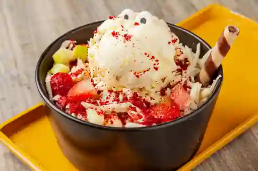 Enasalada de Frutas con Helado Cucú.