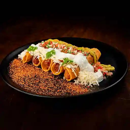 Flautas con Carnitas