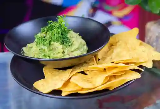 Nachos con Guacamole