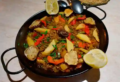 Paella de Mar y Tierra