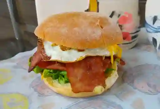 Hamburguesa Huevo y Tocineta