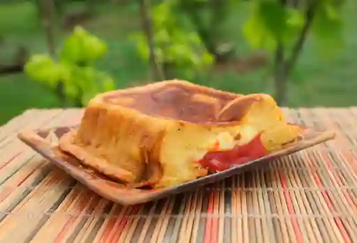 Torta de Maduro con Bocadillo y Queso