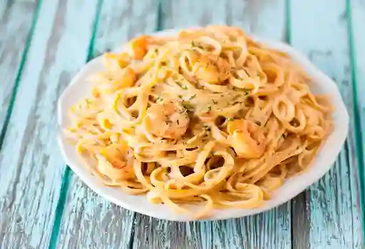 Spaguettis Camarones Marineros y Ajo