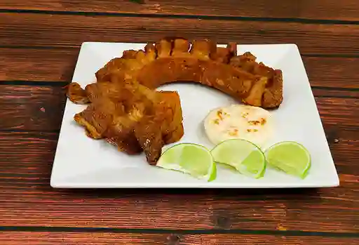 Chicharrón con Arepa