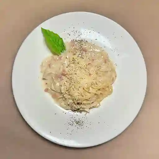 Pasta Pollo Carbonara