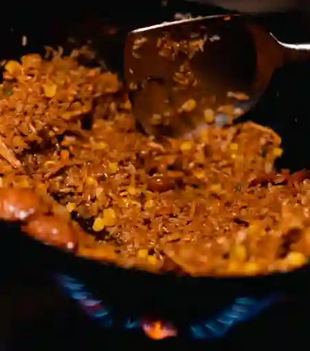 Combo Arroz Pekín Americano + Papas + Bebida