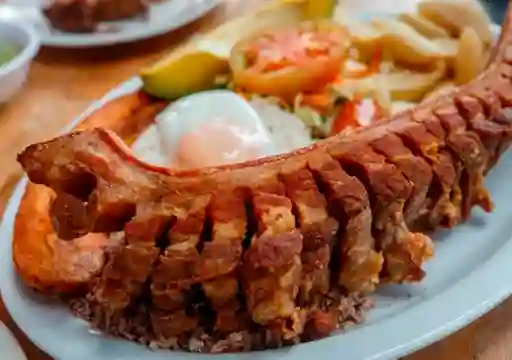 Menú Ejecutivo con Chicharrón