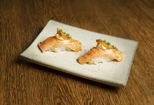 Nigiri Salmón y Cocona