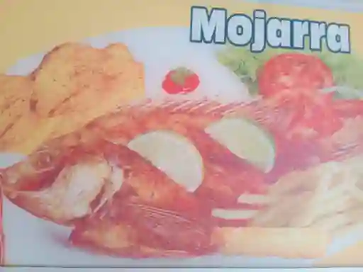 Bandeja con Mojarra Frita