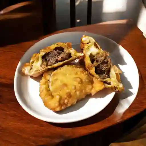 Mini de Carne y Queso