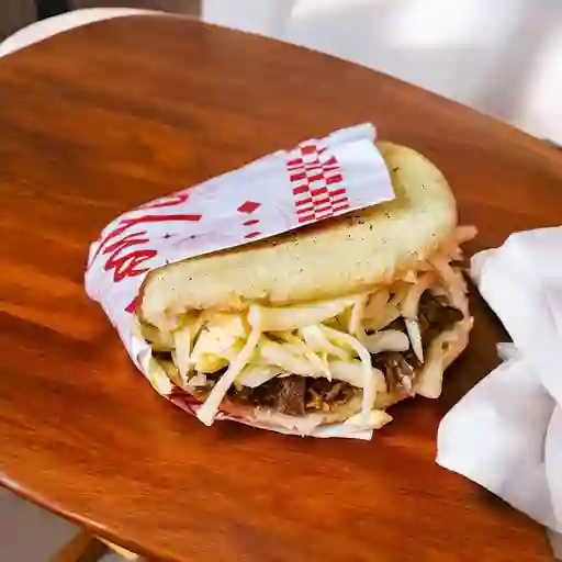 Arepa de Carne Desmechada