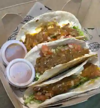 La Combi Tacos de Birria