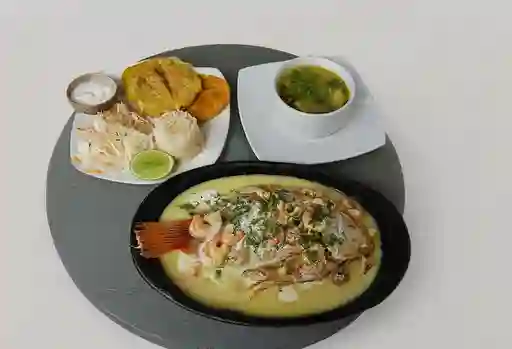 Mojarra Bañada en Salsa de Camarón