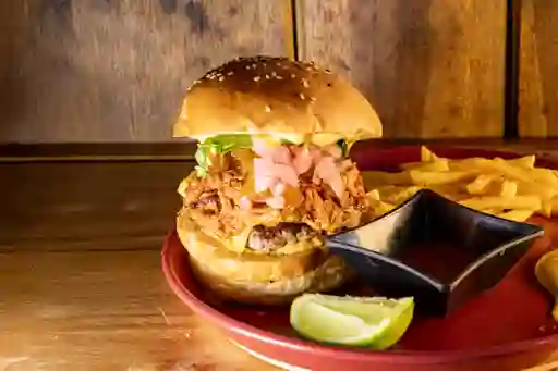 Hamburguesa la Pastora+ Papas