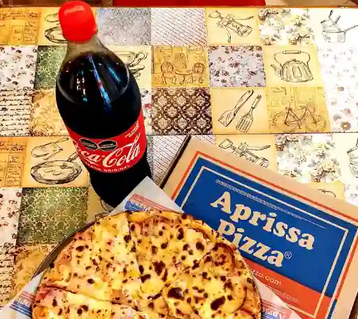 Pizza Mediana por Mitades + Coca Cola 1.5 Lt