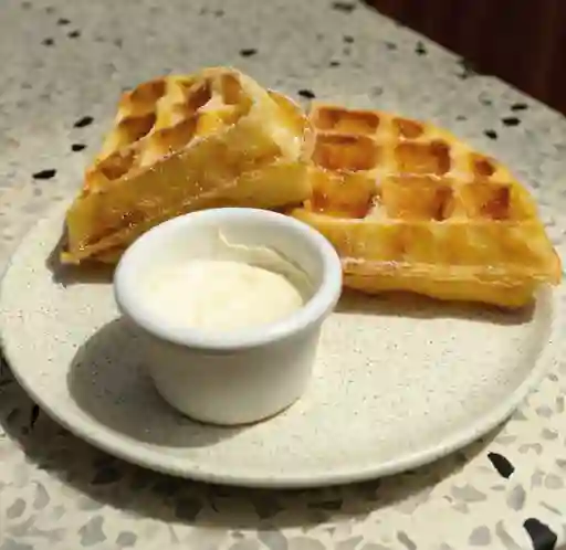 Waffle de Yuca con Queso Crema